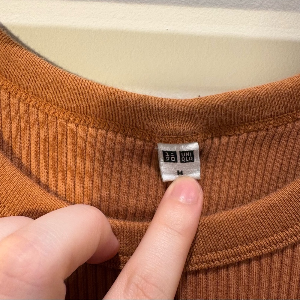 Uniqlo Ribbed Tank Top - Picture 2 of 2